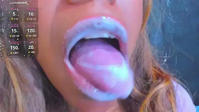 KamariaFyre's avatar