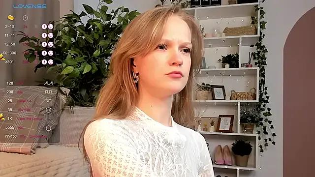 Kara_smalltits on StripChat 