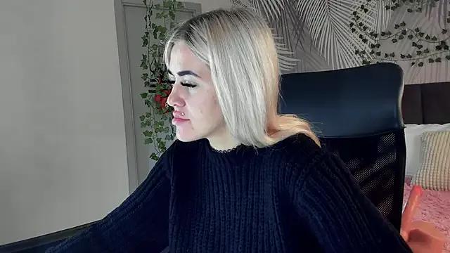 Kira_Key on StripChat