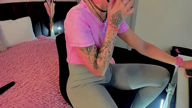 Kira_Key on StripChat