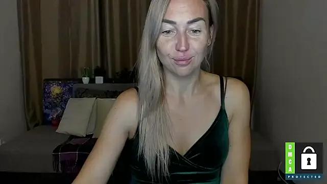 Kiss_julli88I on StripChat 