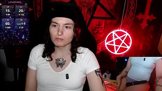 Lilithara666 on StripChat 