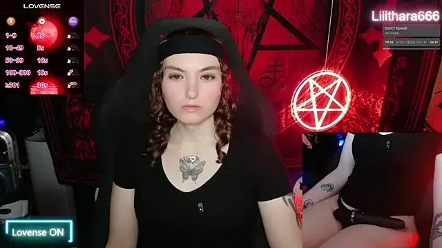 Lilithara666 on StripChat 