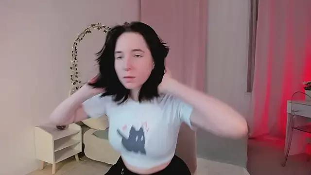 lilithlunna on StripChat 