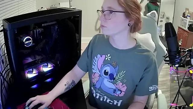 LilyFoxxx on StripChat 