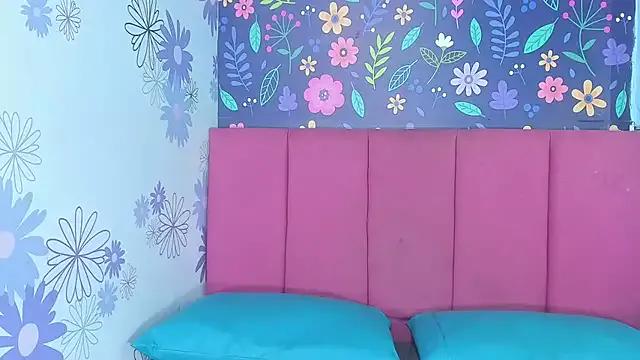 Lucy_White__ on StripChat