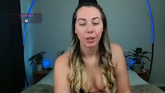 Lulu_berkeley on StripChat