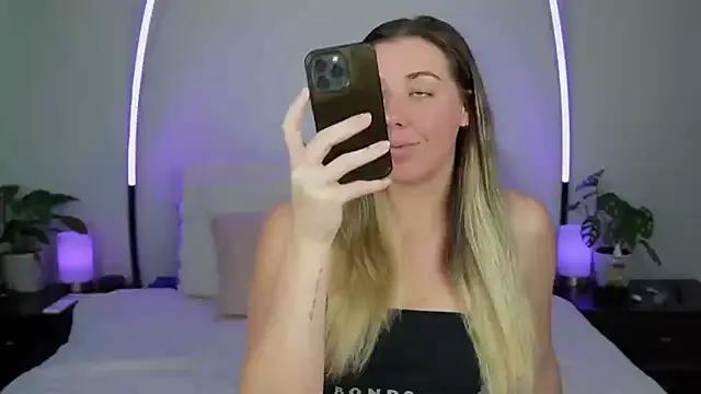 Lulu_berkeley on StripChat