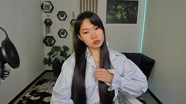 LunaPurrr on StripChat