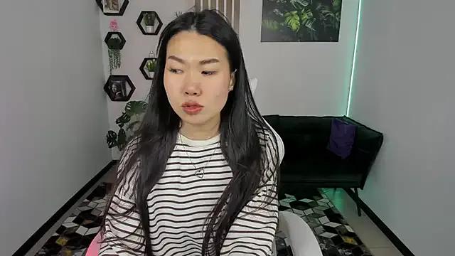 LunaPurrr on StripChat