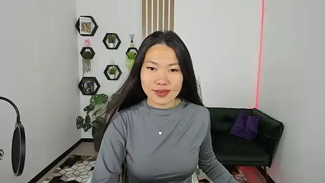 LunaPurrr on StripChat