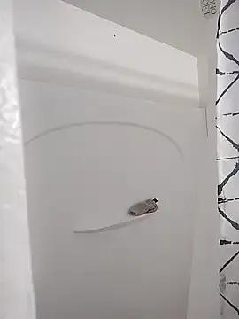 markquanna — I'm watching music videos