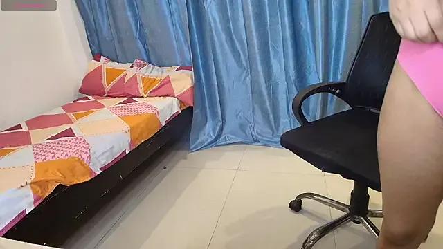 Miss-Ayraa on StripChat