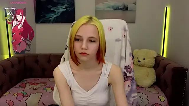 MitaSide on StripChat