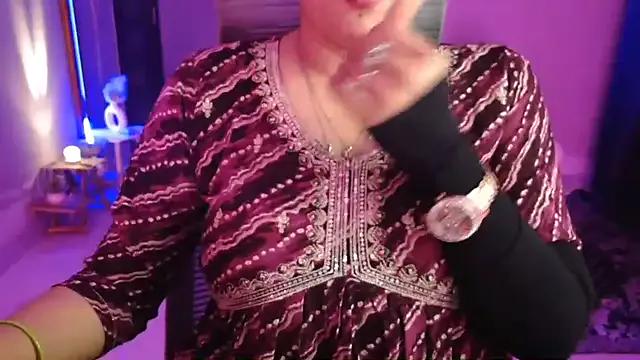 Mitikaa on StripChat 