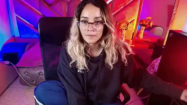 Olivia_Fox69 on StripChat