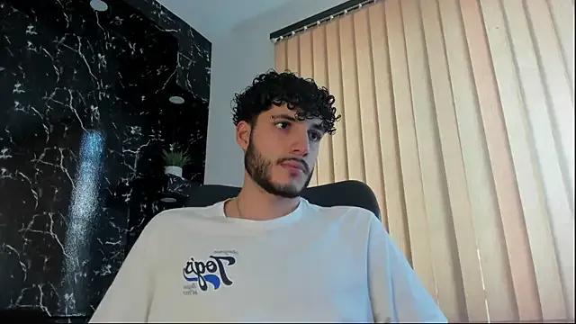 Rafael_Mendezz on StripChat 