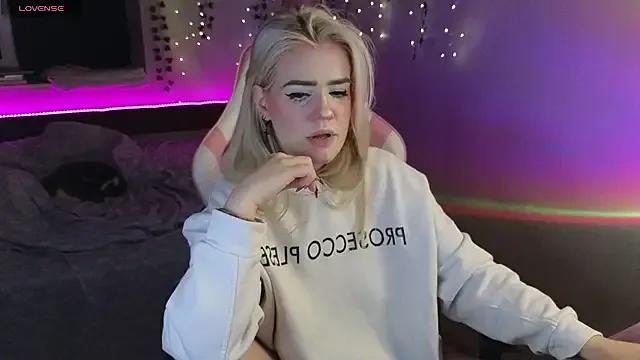 RedVelveten on StripChat