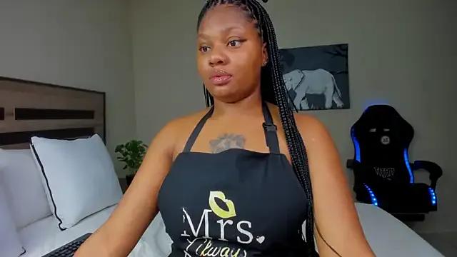 Renee-18 on StripChat 