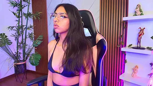 Sapphire_01 on StripChat
