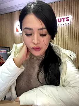 Sara_fun on StripChat 