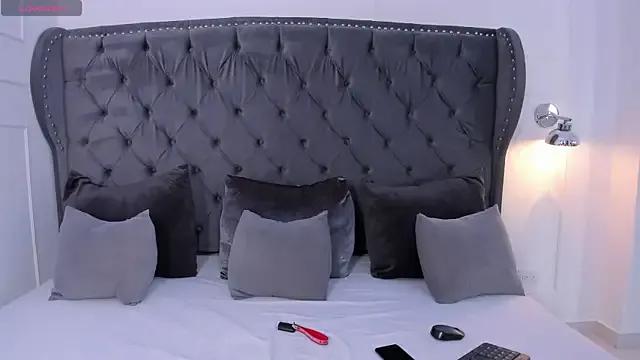 scarlett_buunny — Sensual naked and dance..