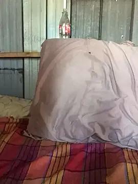 SweetGal98 on StripChat 