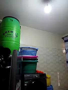 Toomuchbooty33 on StripChat 