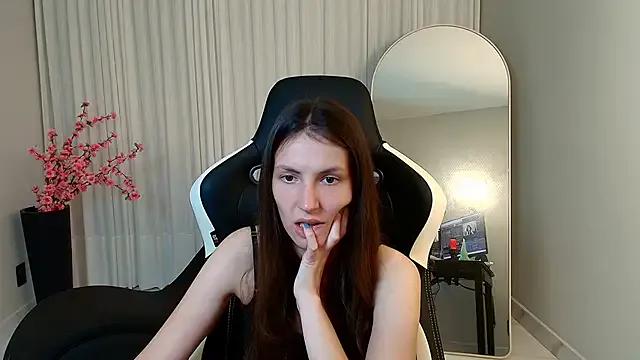 upssnowy on StripChat 