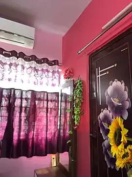 V-Hot-Sweti — Smoking