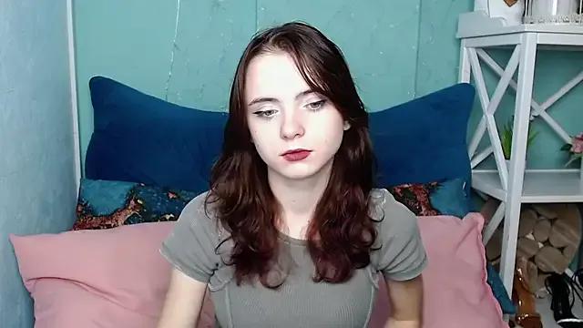 VivienneRo on StripChat 