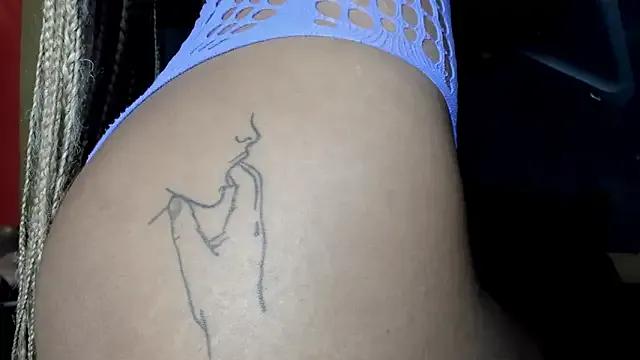 YayaHilton on StripChat 